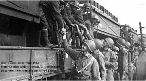 OPERATION TORCH Oran gare decembre 42 fraternisation soldats francais-GIs americains